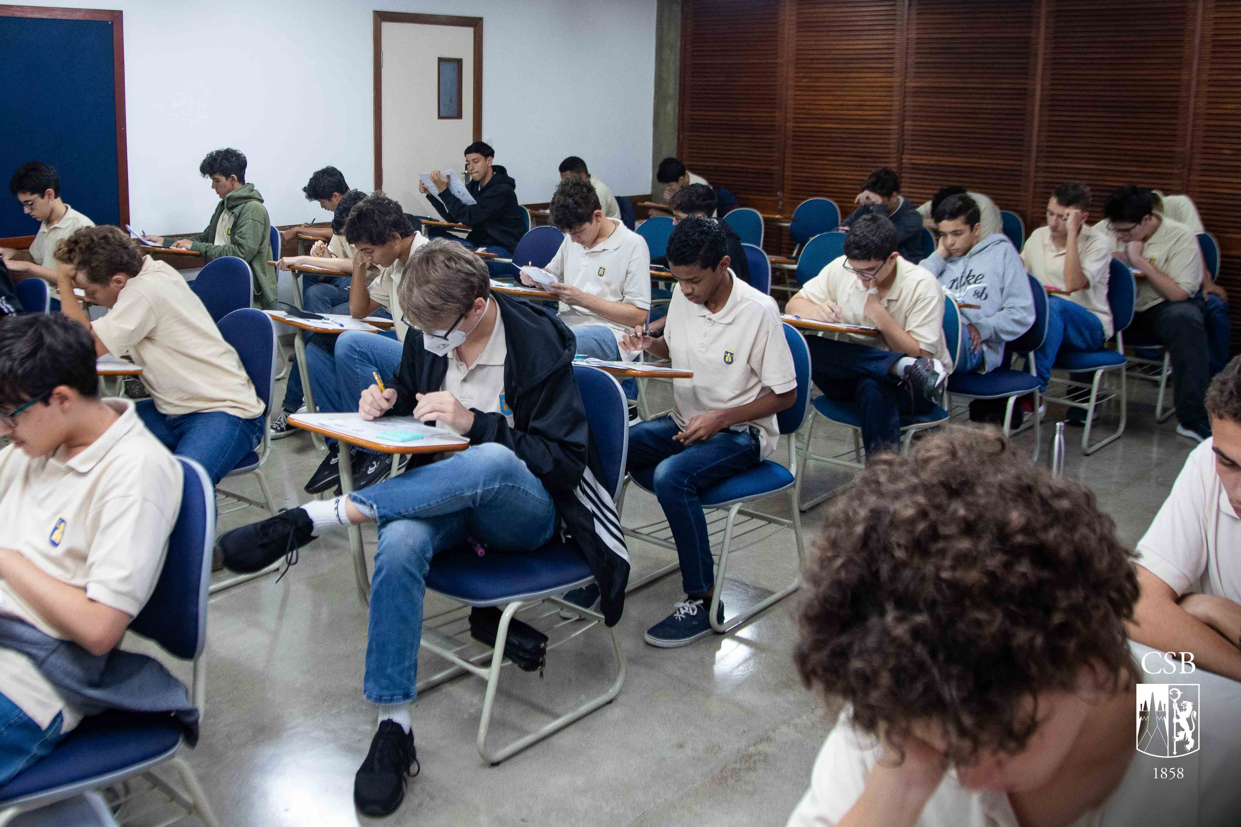 Alunos do EFII e EM participam da OBAA