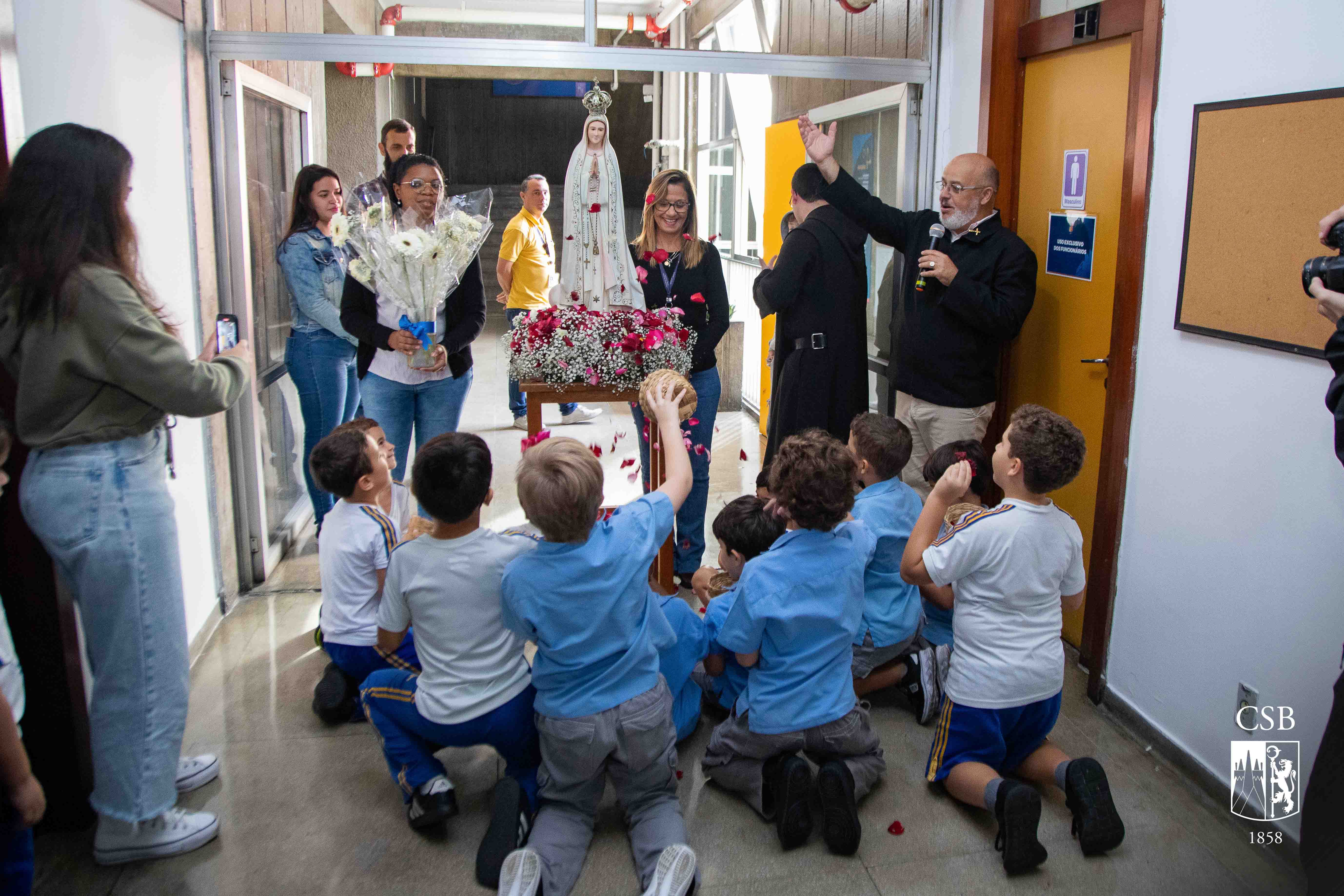 Alunos do EFI participam de Procissão de Nossa senhora