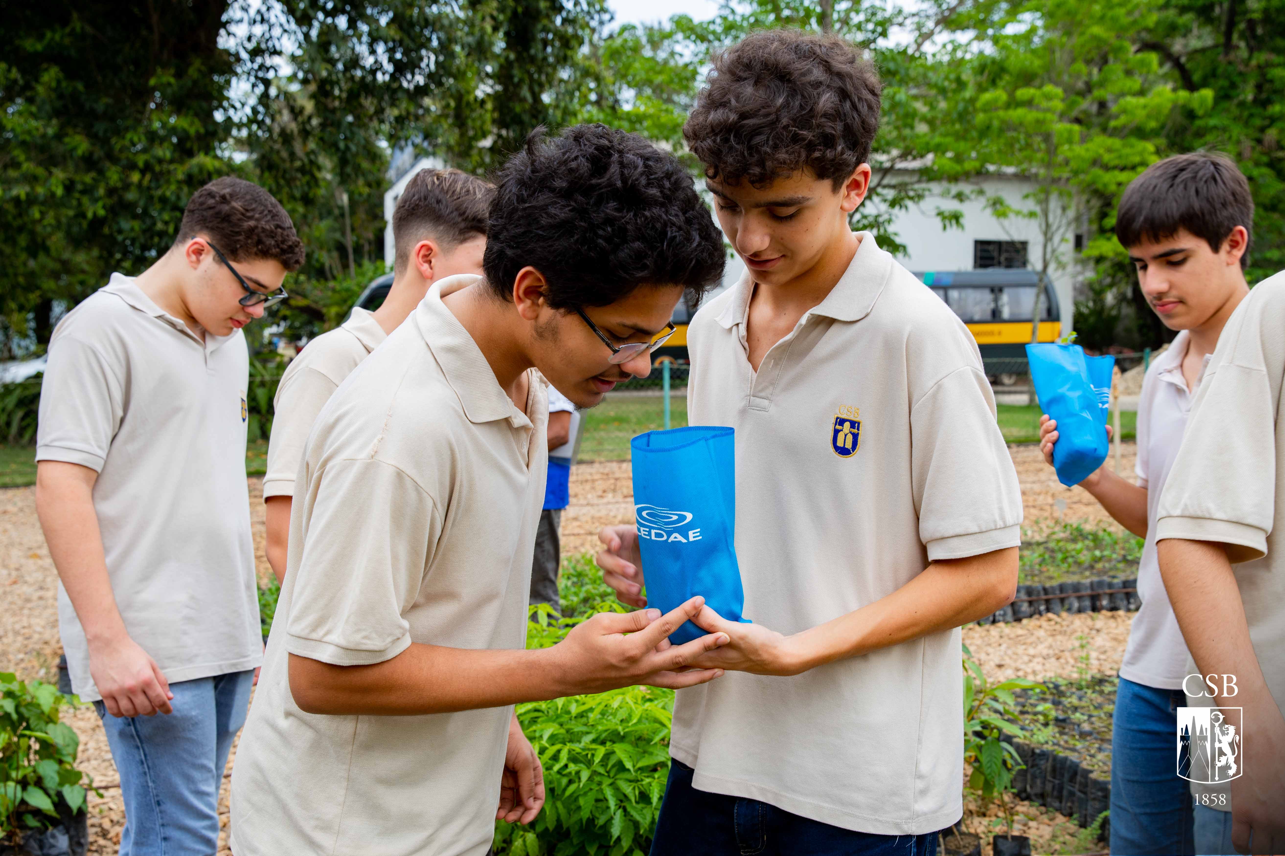1ª série EM visita ETA Guandu