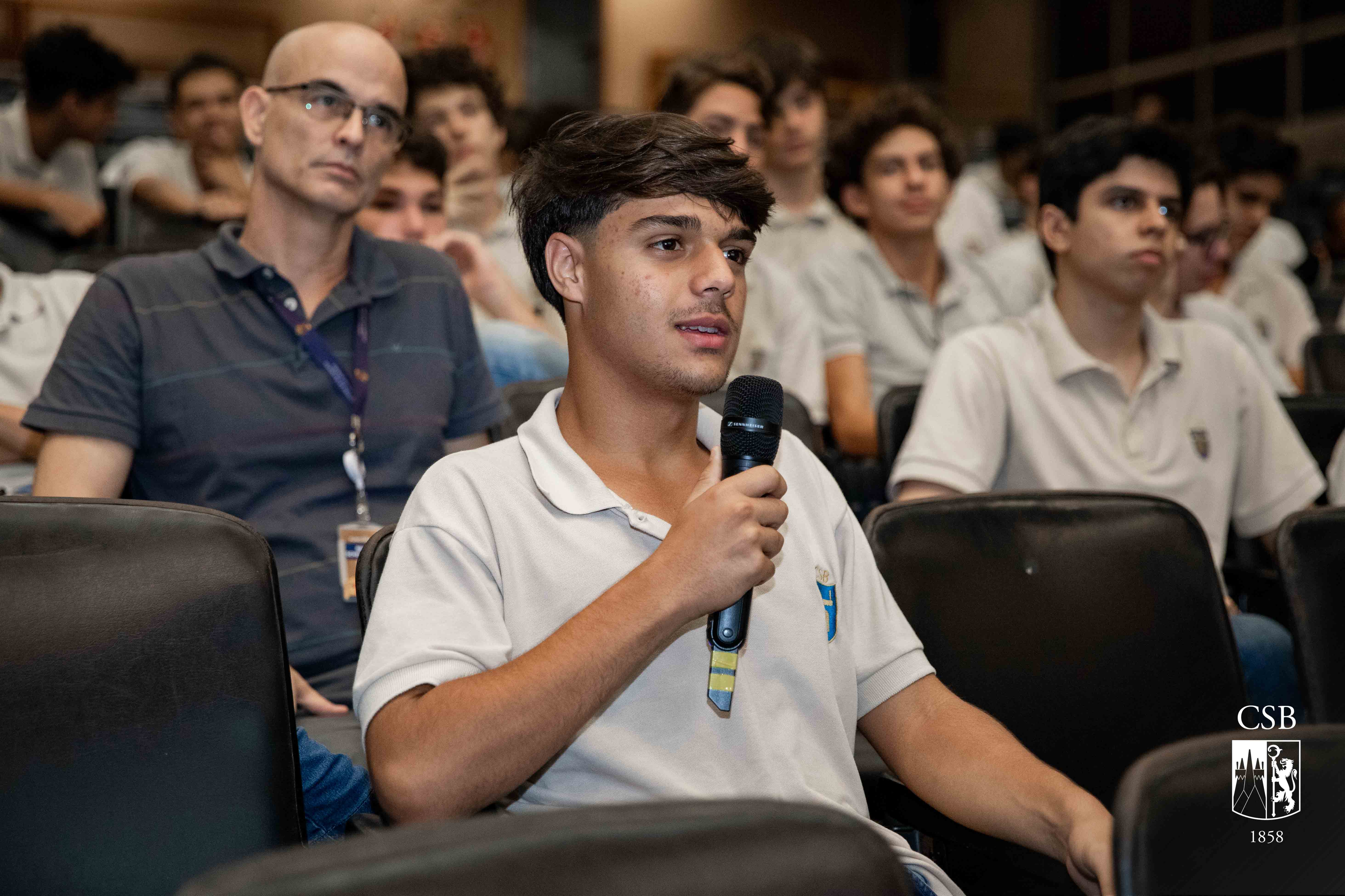 2ª série EM participa de palestra de Direito