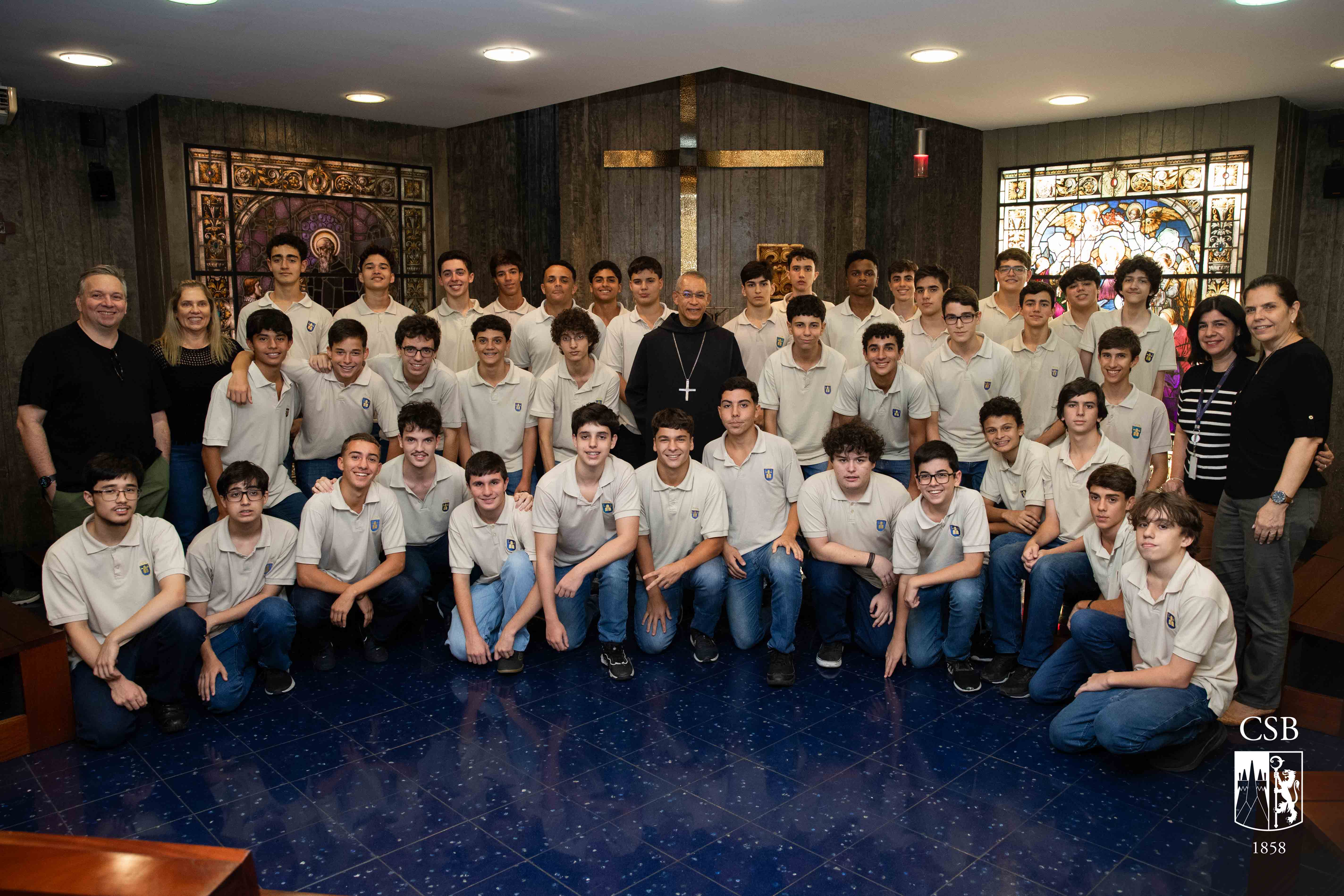Alunos do Intercâmbio recebem bênção do Dom Abade Filipe