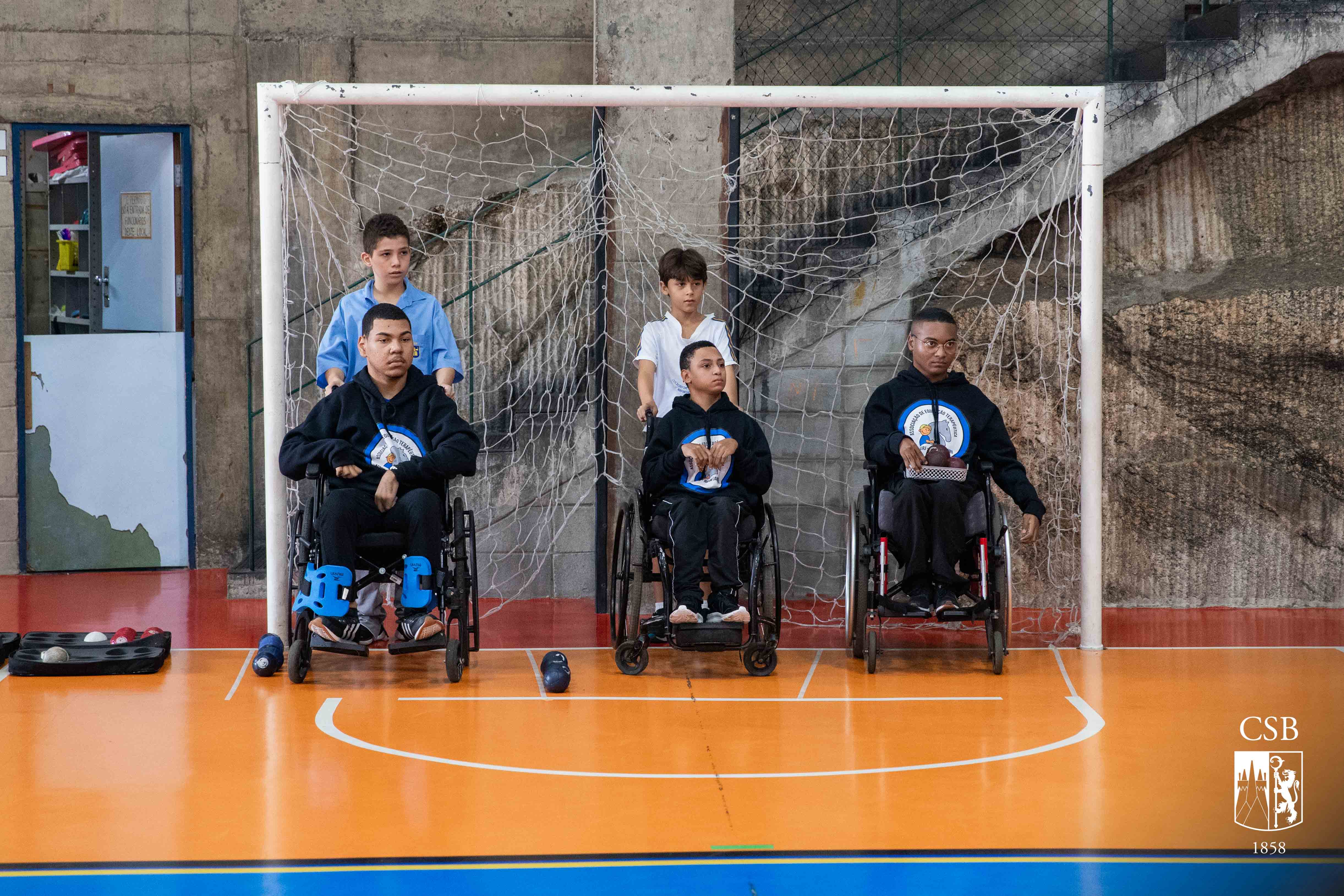 6º e 7º anos EF recebem visita de atletas de Bocha Paralímpica