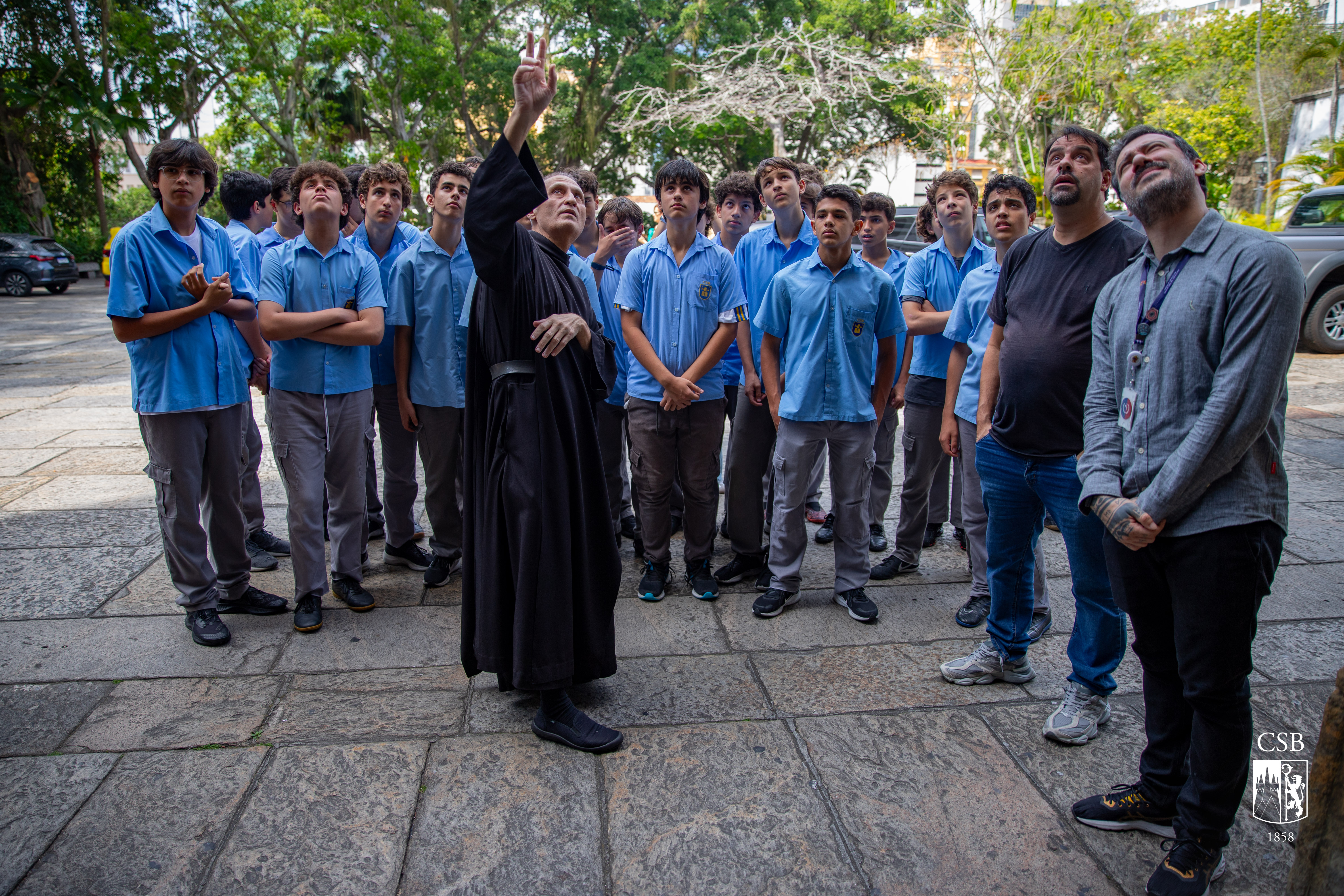 Em aula de campo, 9º ano EF visita o Mosteiro de São Bento