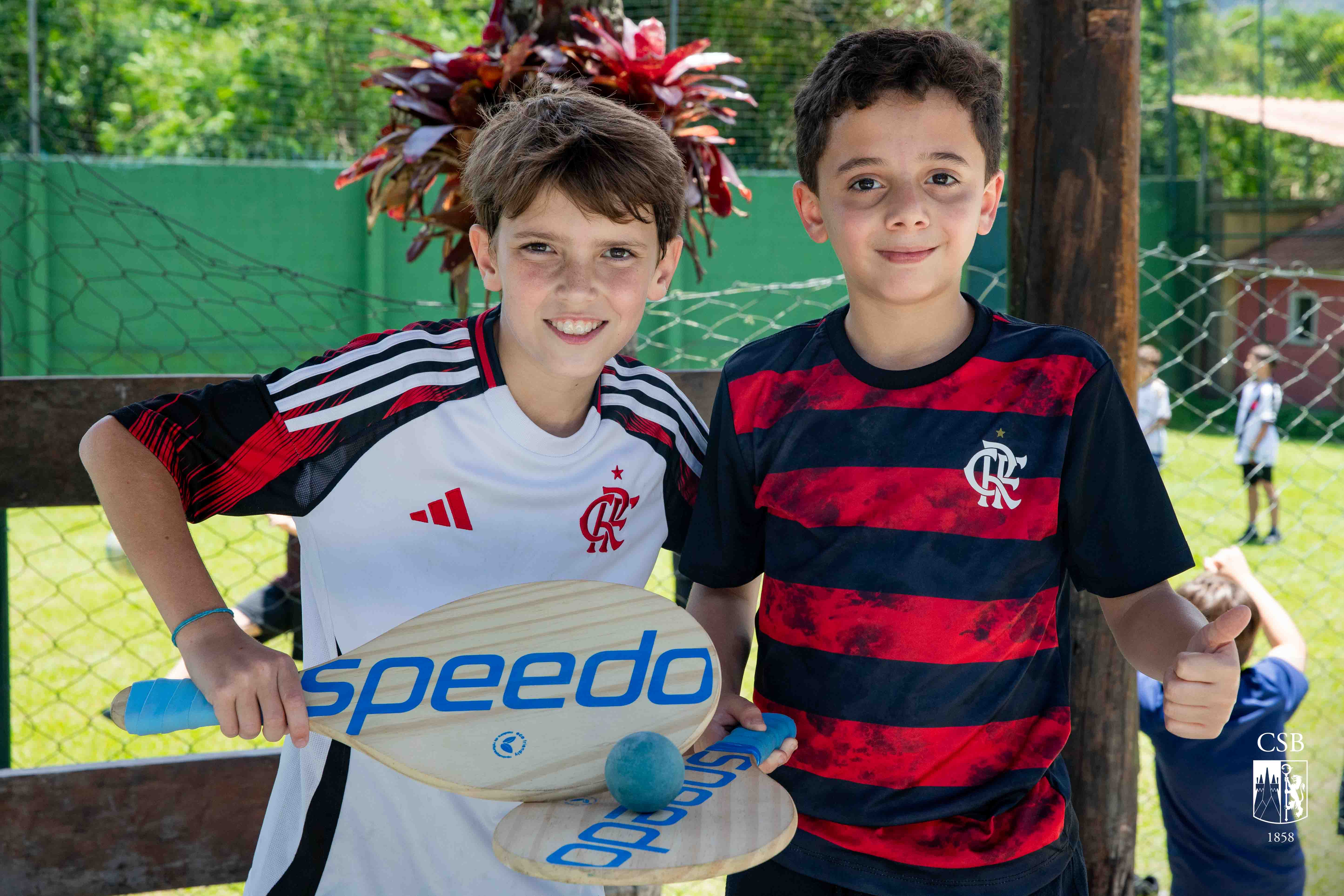 Turmas do 5º ano participam de confraternização em sítio