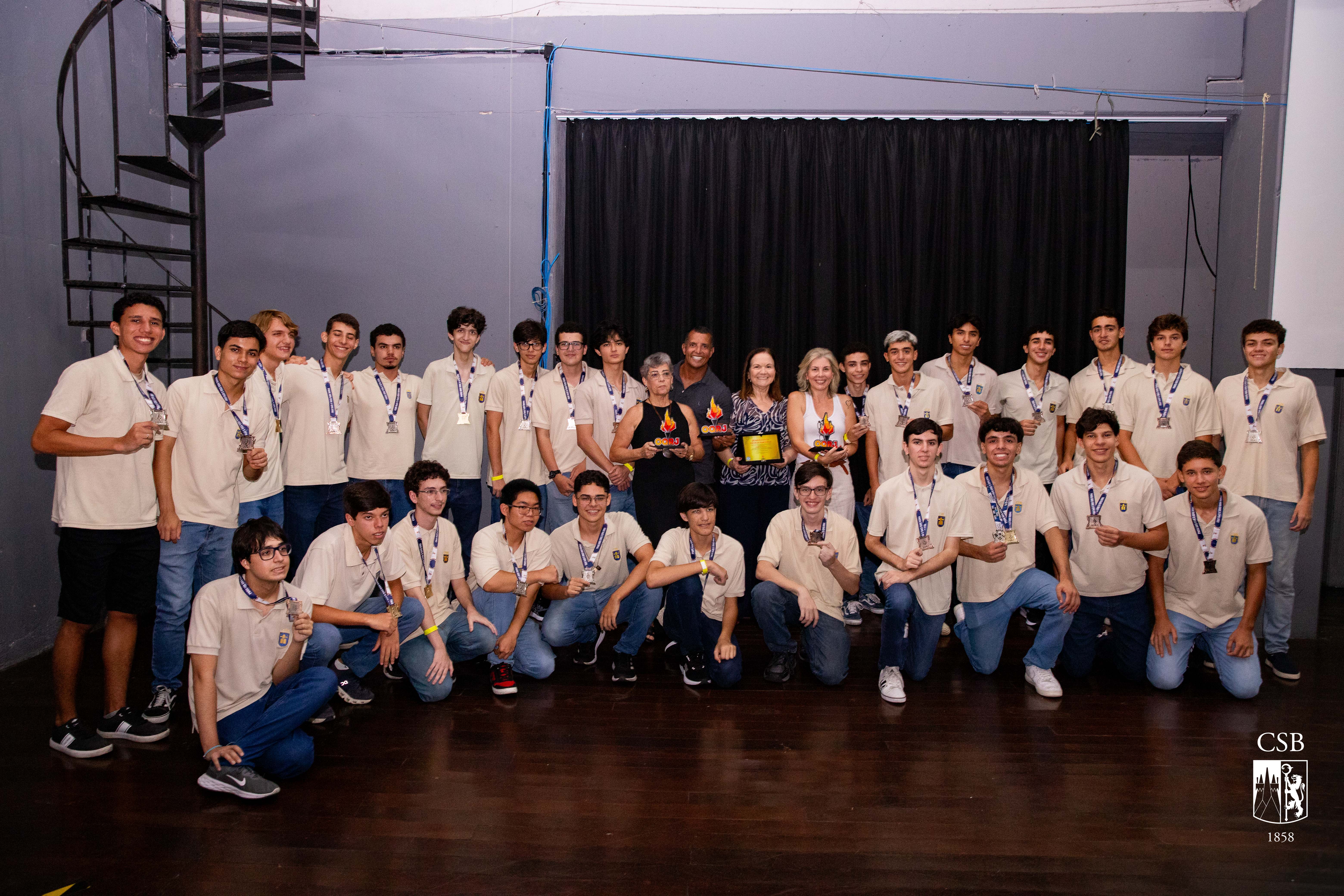 Alunos participam da Cerimônia de Premiação da XX OQRJ e OBQ