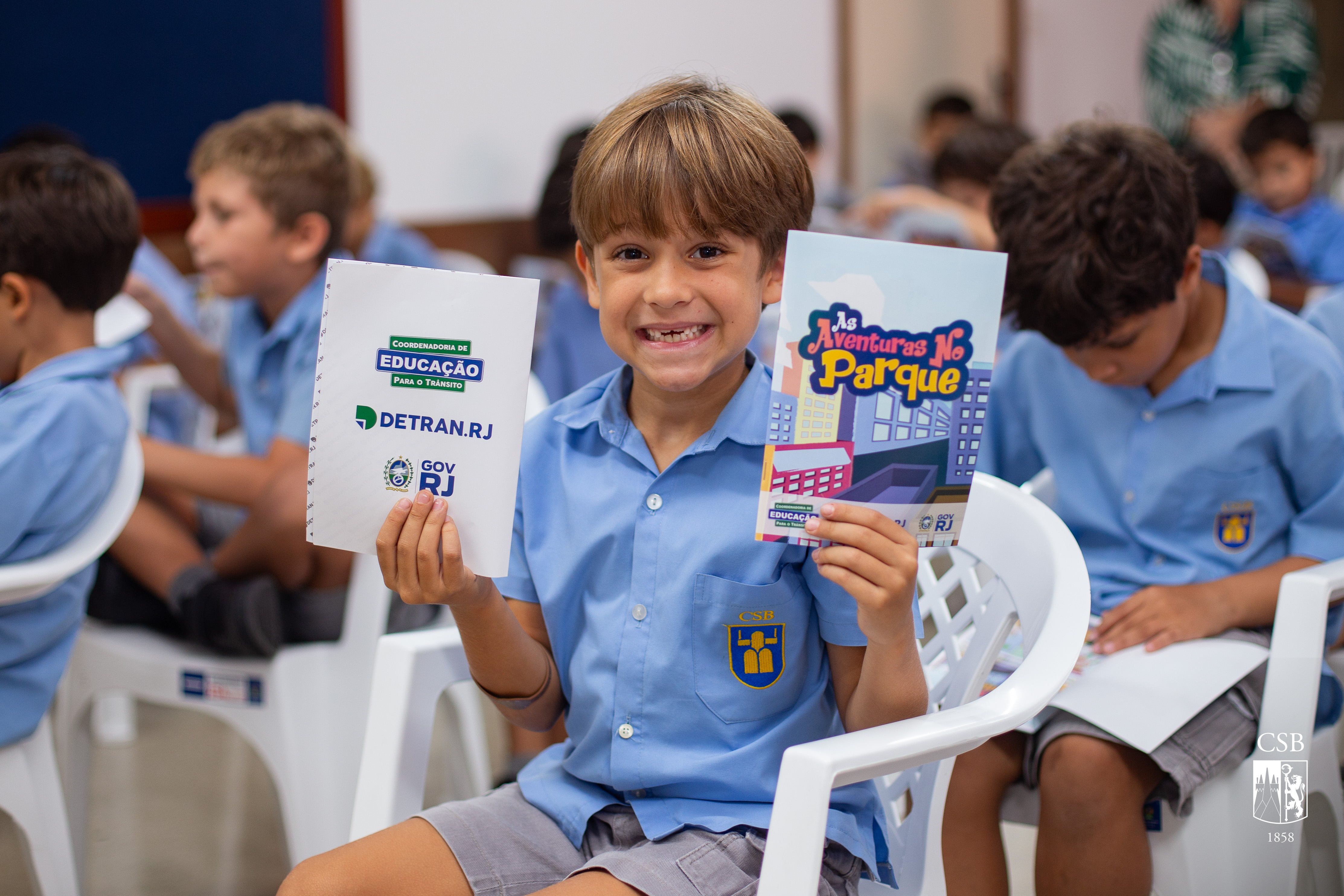 Alunos do 2º ao 5º ano EF assistem à palestra sobre educação no trânsito