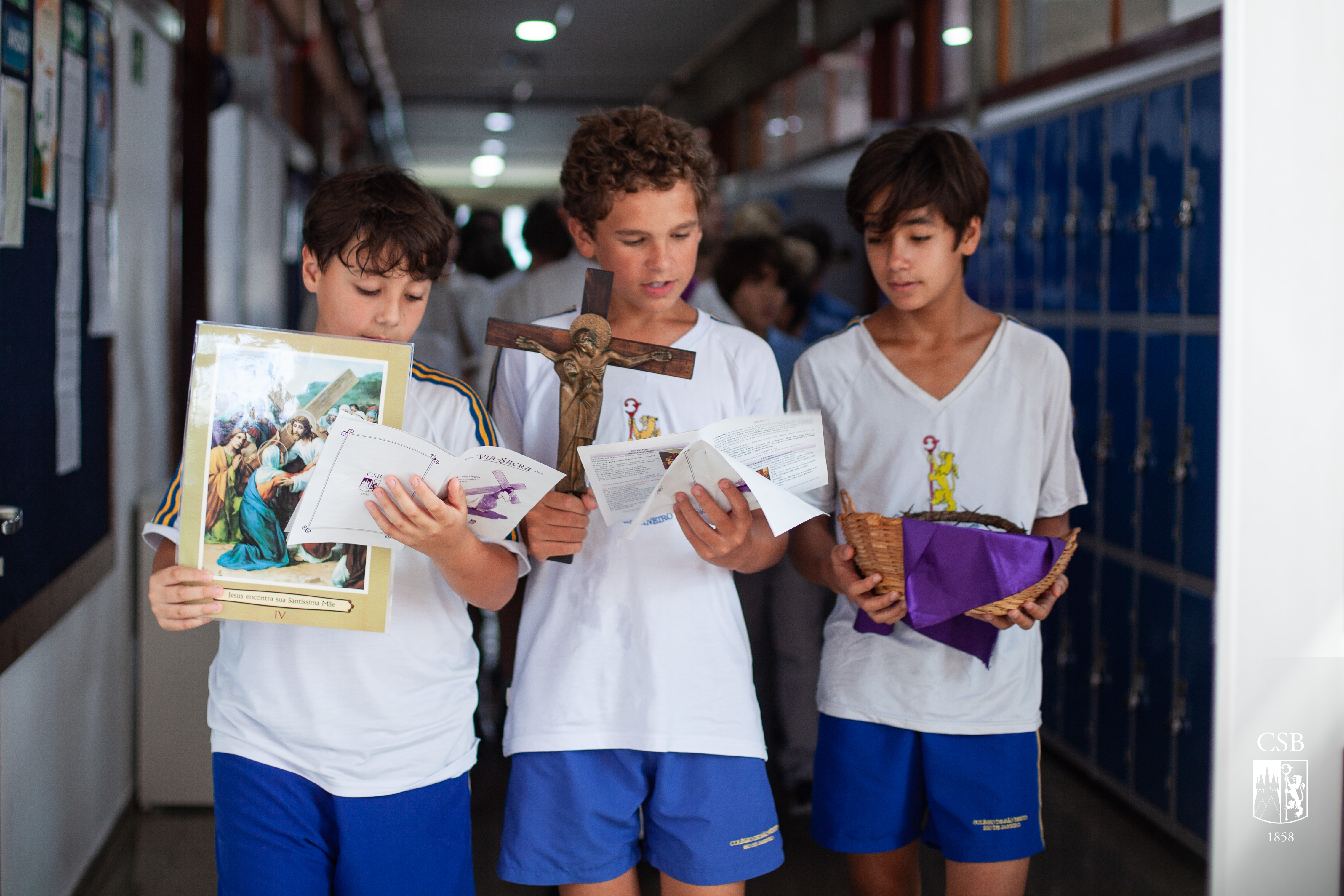 4º, 5º, 6º e 7º anos EF vivenciam a Via-Sacra